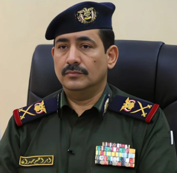 وزير الداخلية يلتقي مدير كلية الشرطة حضرموت ويؤكد دعمه لجهودها الأكاديمية والتدريبية
